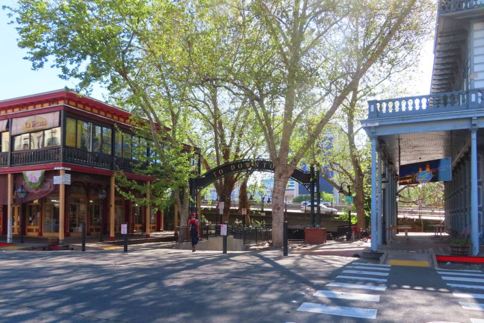 Old Sacramento: A Self-Guided Audio Tour - Riverboat History