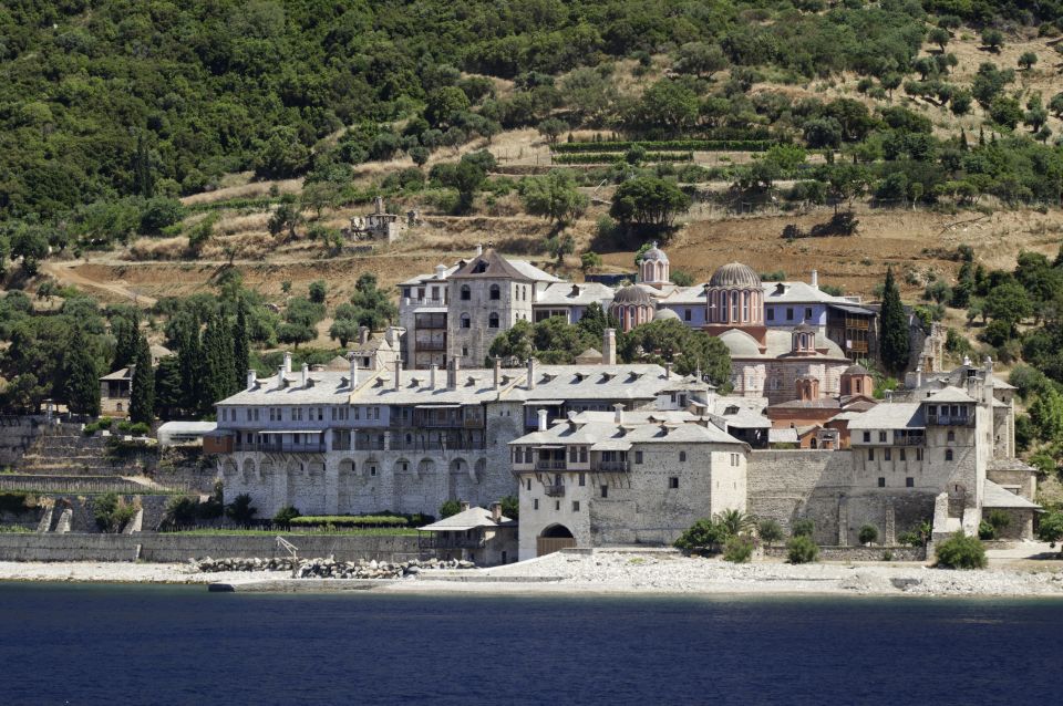 Ouranoupoli: Mt. Athos Monasteries Private Cruise - Vessel Specifications