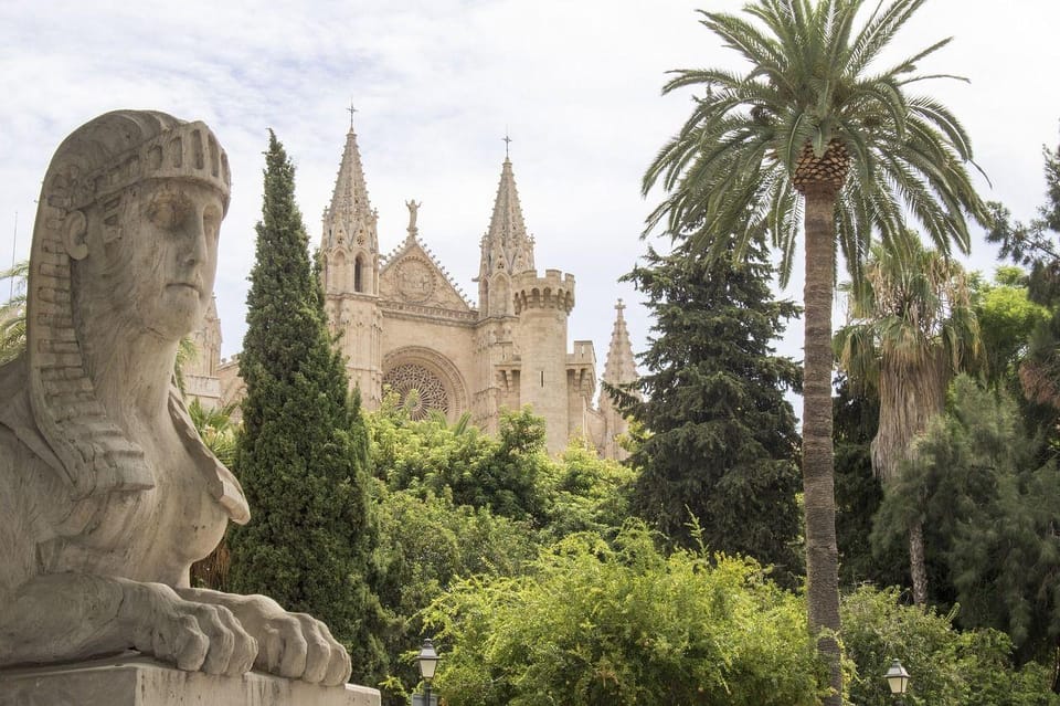 Palma De Mallorca Private Guided Walking Tour - Experience Palmas Cosmopolitan Atmosphere
