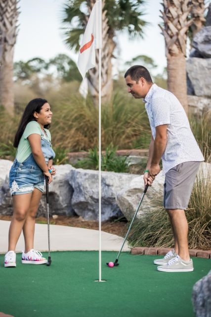 Panama City Beach: SkyWheel Miniature Golf Pass - Putter and Golf Ball Included