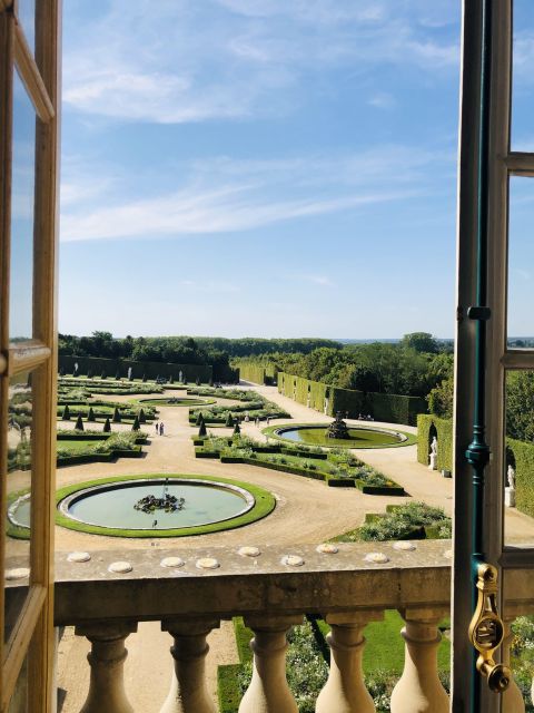 Paris and Versailles Palace: Full Day Private Guided Tour - Iconic Parisian Landmarks