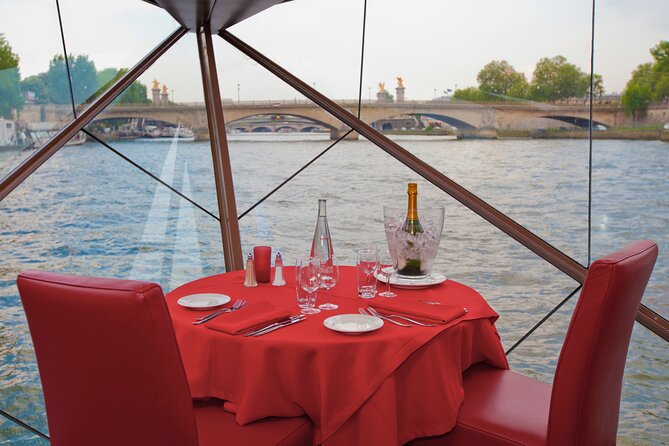 Paris Seine River Lunch Cruise by Bateaux Mouches - Dress Code and Recommendations