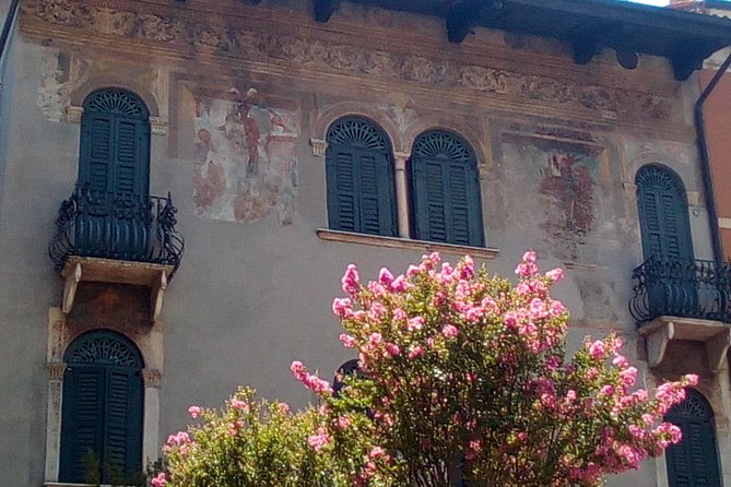 Passionate Verona: Living Romeo and Juliets Story - Professional Guide and Transportation