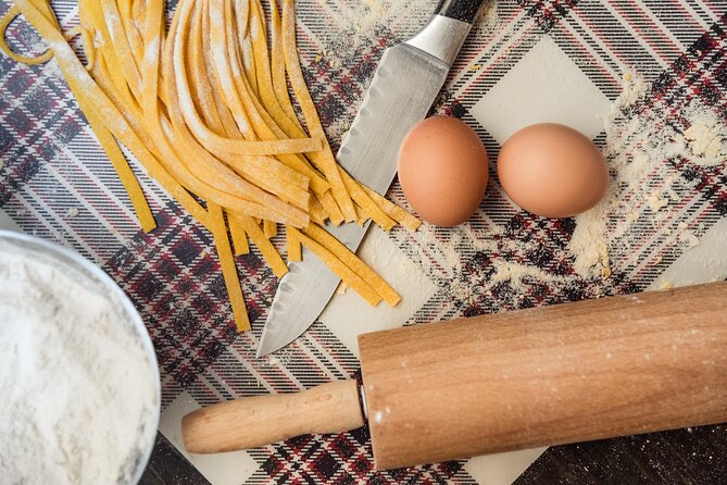 Pasta and Tiramisu Making Class at the Trevi Fountain - Included in the Experience