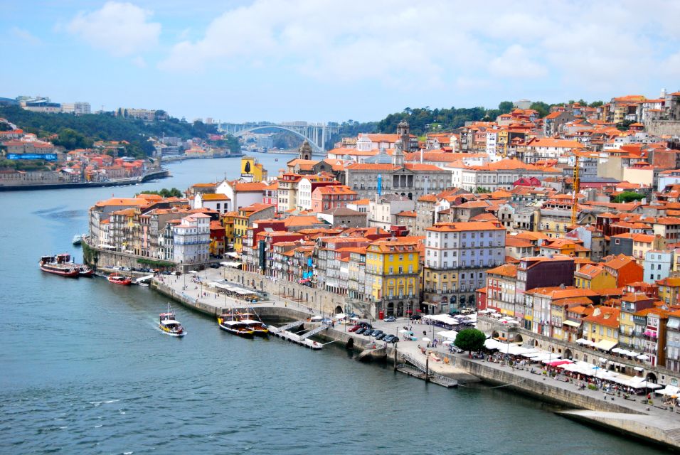 Photo Tour Porto: Walking Tour With Professional Photoshoot - Exploring the Ribeira Area