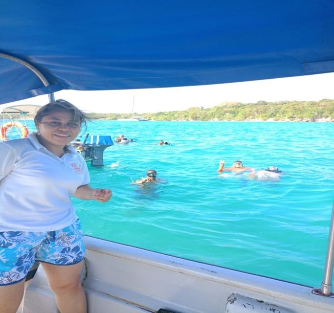 Playa Blanca: Daytour With Snorkeling and Racoon Sighting - Raccoon Interaction