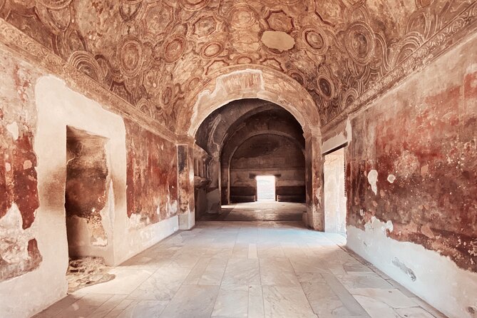 Pompeii Private Tour With an Archaeologist and Skip the Line - 3 Hours - Group Size and Participation