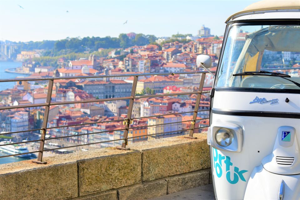 Porto: Full-Day Private Tuk Tuk Tour - Sé Cathedral and São Bento Station