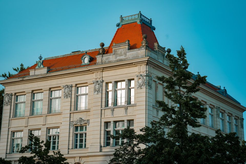 Potsdam: Express Walk With a Local in 60 Minutes - Getting to the Meeting Point