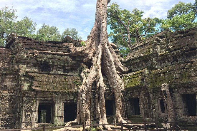 Private 2 Days Angkor Wat Sunrise Tours, Floating Village Tour & Beng Mealea - Experience the Floating Village