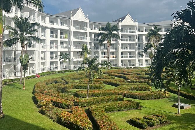 Private Airport Transfer to Hotels in Ocho Rios {Round Trip} - Pricing Information