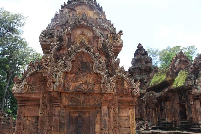 Private Banteay Srei and 4 Temples Guided Tour - Meeting and Pickup Details