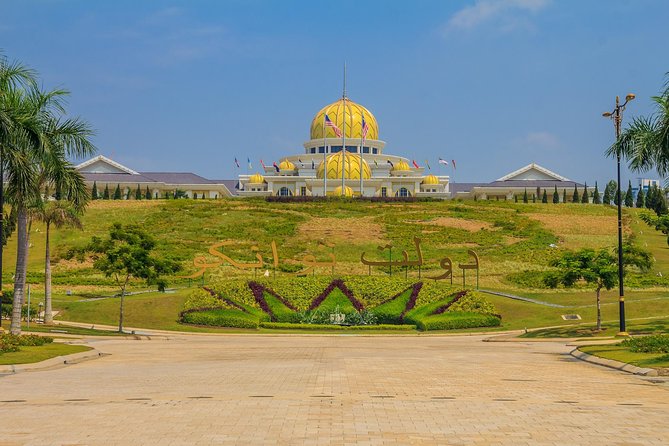 Private Day Kuala Lumpur Photographic Tour With Petronas Twin Tower & Batu Caves - Accessibility Details