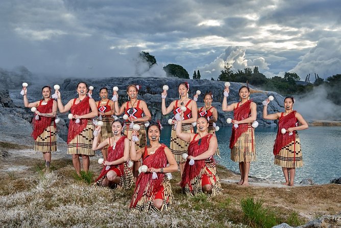 Private Tour to Te Puia, Hangi Buffet Lunch &Cultural Performance - Scenic Drive Features