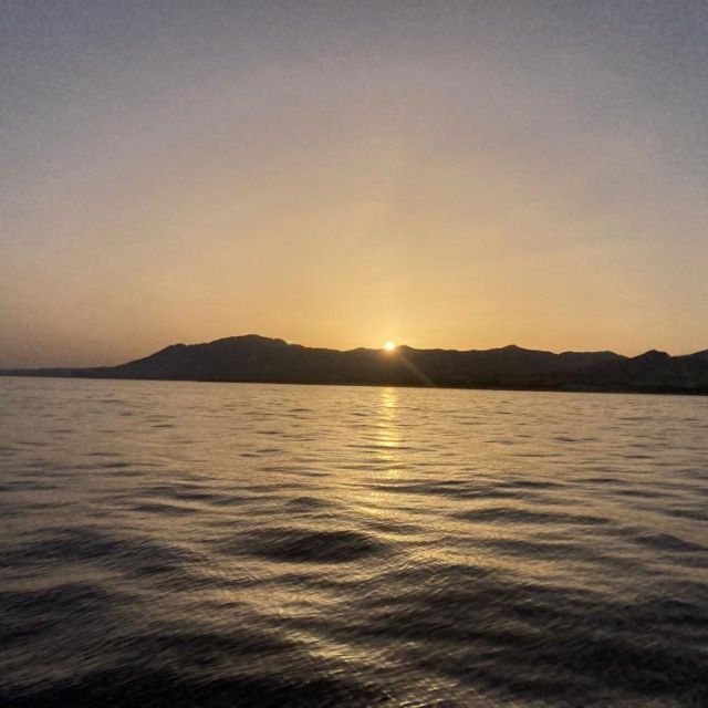 PUERTO BANUS: YACHT RENTAL FOR GROUP 2H - Group Size and Duration