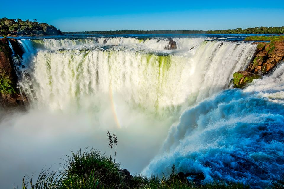 Puerto Iguazú: Iguazu Falls Trip With Jeep Tour & Boat Ride - Boat Ride Adventure