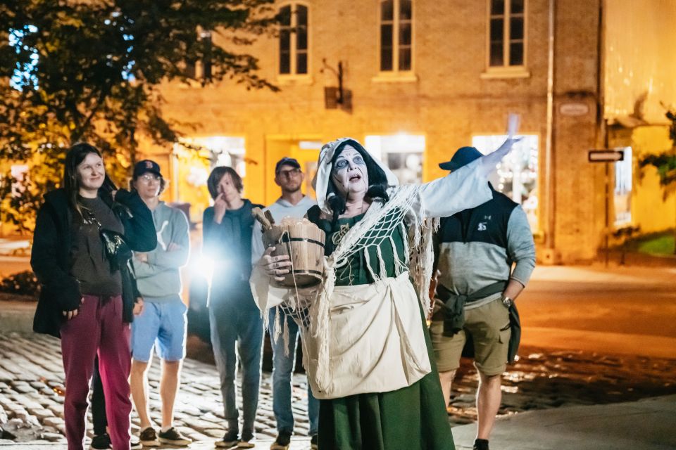 Quebec Interactive Street Theatre: Crimes in New France - Languages and Tour Duration