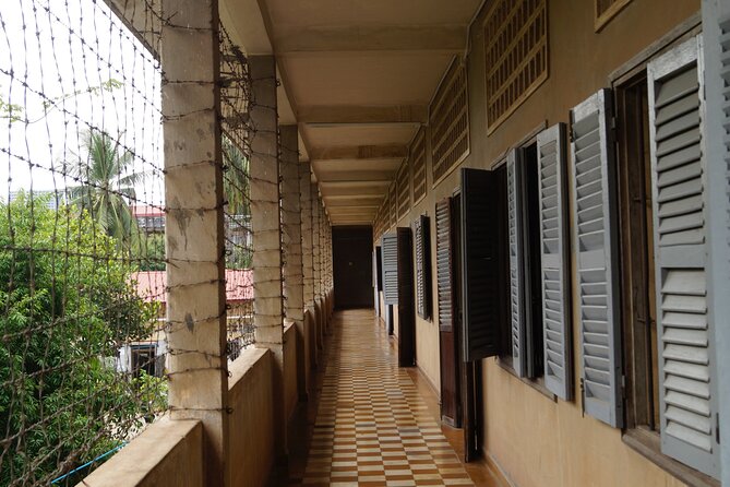 Remnants of a Khmer Rouge Era - Tour Experience and Insights