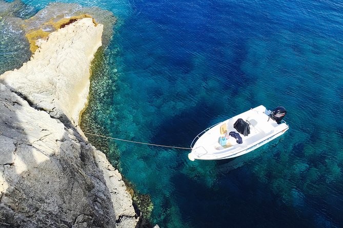 RENT A BOAT 5.5m - 30hp LICENSE FREE Chora Sfakion, SfakiaTranslated to English:RENT A BOAT 5.5m - 30hp LICENSE FREE Chora Sfakion, Sfakia - What to Bring