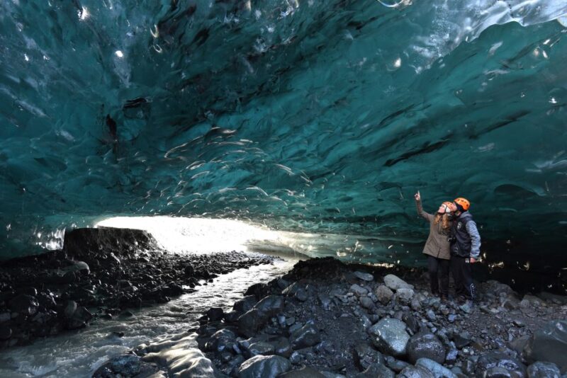 Reykjavik: 3-day South Coast and Golden Circle Experience - Included Amenities and Services