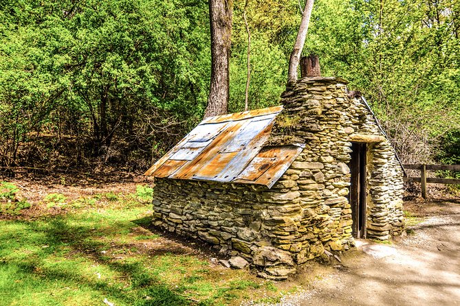 Ride to Riches: Arrowtown-Queenstown Bike Tour + Shuttle - Gear and Equipment Provided