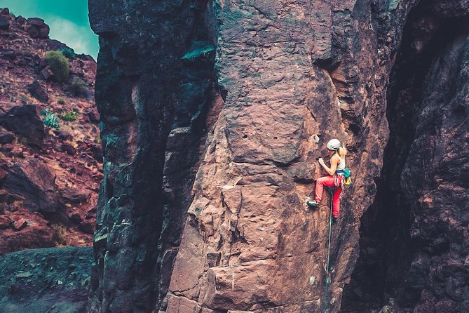 Rock Climbing From Beginners to Experts - Small Groups - Certified Mountaineering Sport Technician Guidance