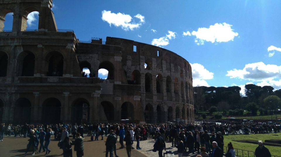 Rome: Caracalla, Colosseum, Circus Maximus Private Tour - Meeting Point