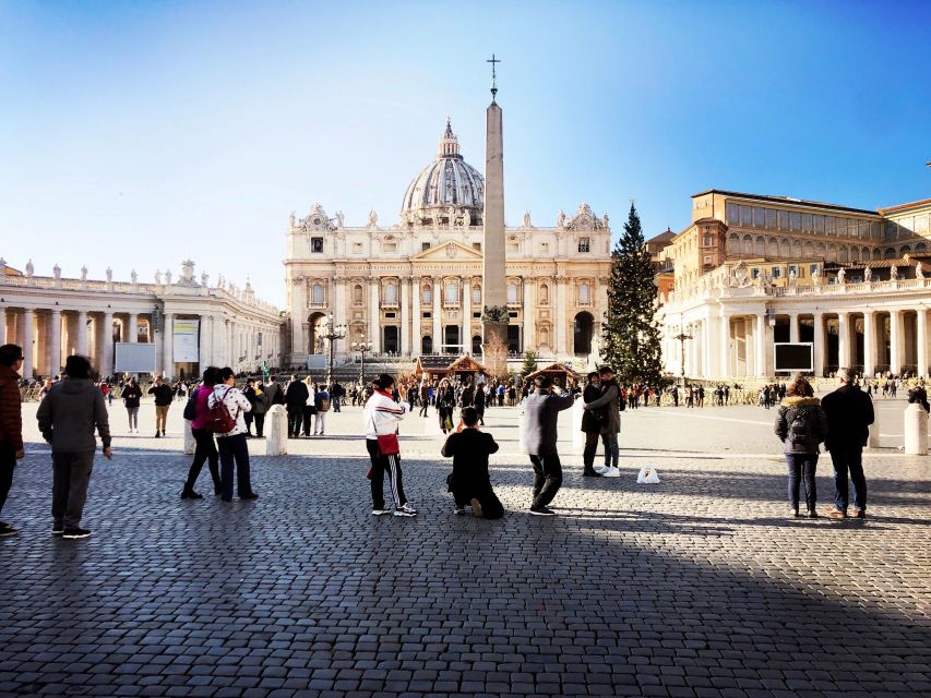 Rome Photo Tour: Famous City Landmarks - Small Group Experience