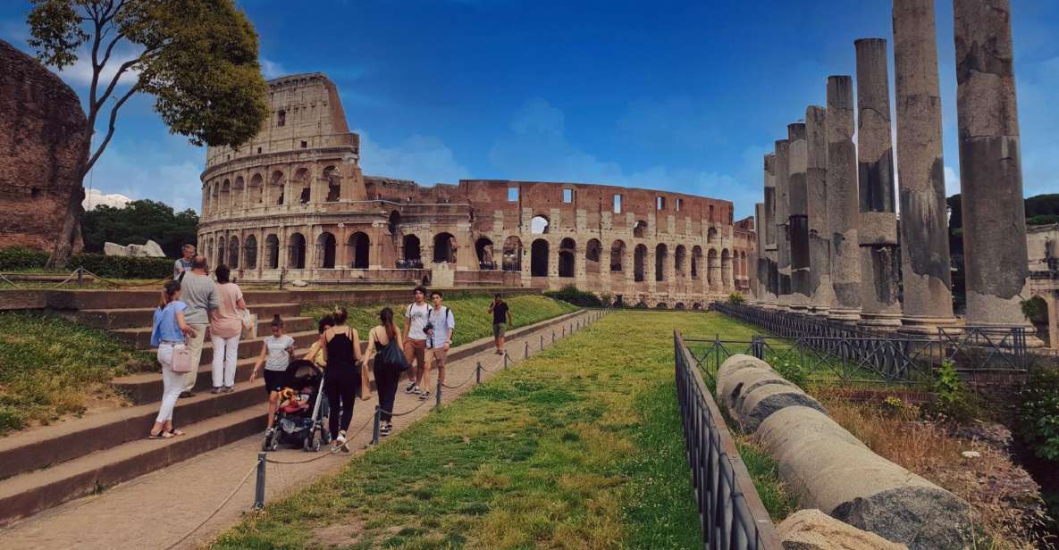 Rome: Squares and Fountains Walking Tour - About the Tour