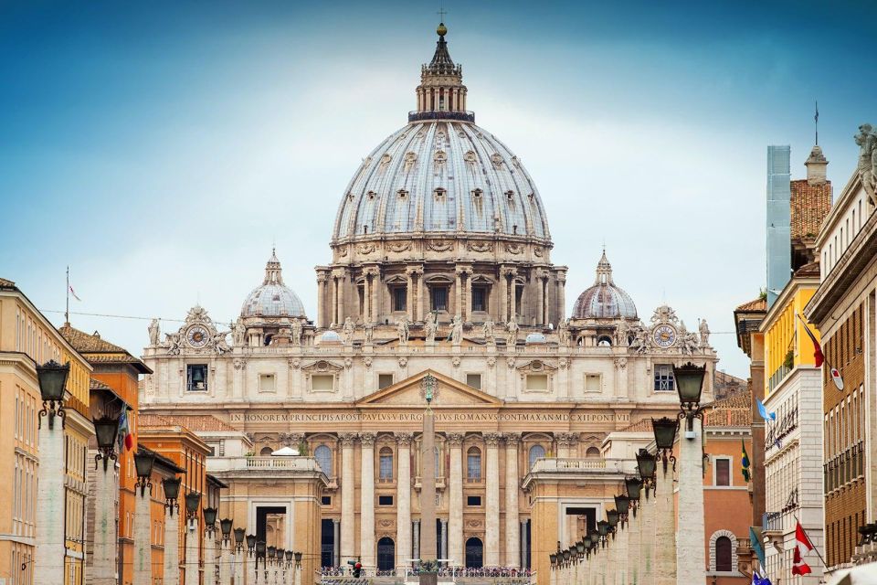 Rome: St.Peters ,Papal Tombs With Dome Private Tour Guide - Explore St. Peters Basilica