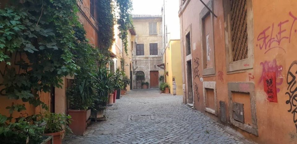 Rome: the Undergrounds of Trastevere Tour With Private Guide - Tiber Island and Medicine