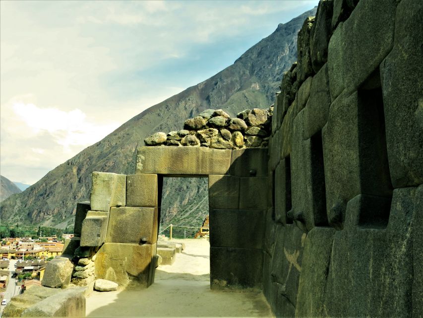 Sacred Valley & Machu Picchu by Train: 2-Day, 1-Night Tour - Expedition Train to Aguas Calientes