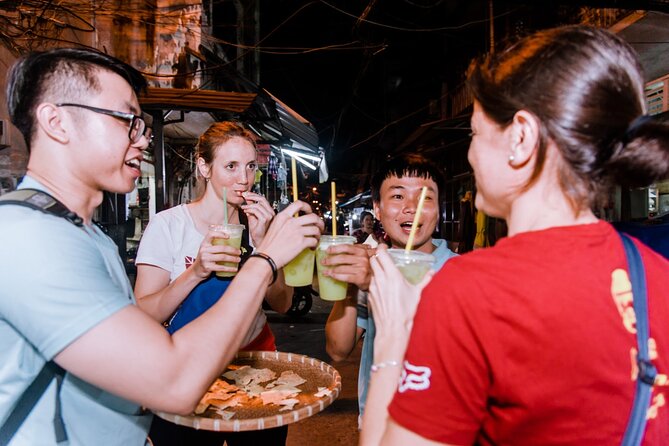 Saigon After Dark With Seafood, Beer & Live Music Bar - Friendly English-speaking Guide and Driver