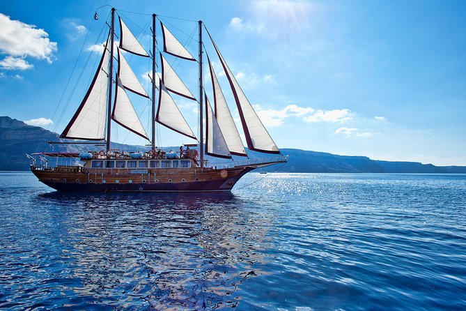 Santorini Caldera Sunset Sailing Cruise With Dinner and Wine - Group Size