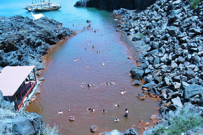 Santorini Volcanic Islands Cruise: Volcano, Hot Springs and Thirassia - Important Tour Information