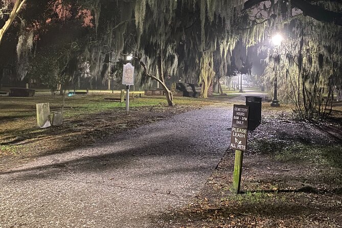 Savannah Ghost Tour for Adults ALL Alcoholic Drinks Included - The Experience of Ghost Stories