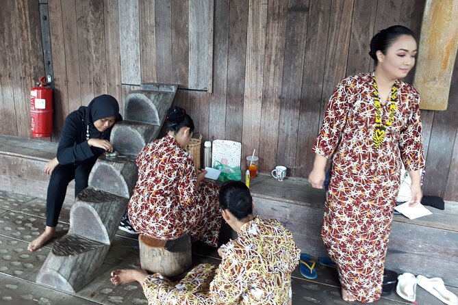 Semenggoh Orangutan Center & Sarawak Cultural Village - Conservation Efforts