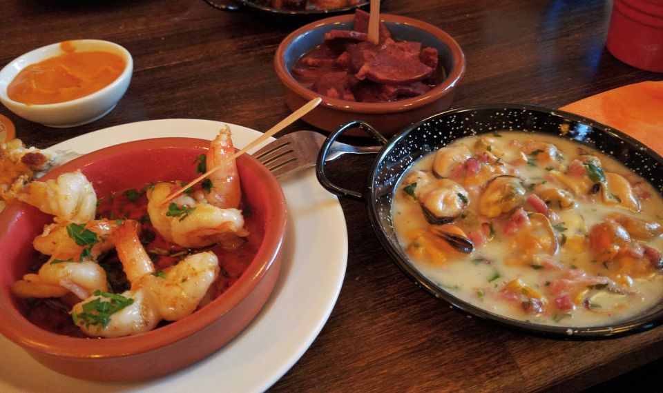 Seville: 3-Hour Guided Tapas Tour in Seville - Tapas and Drinks Experience
