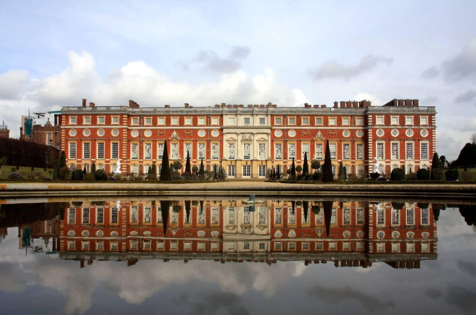 Skip-The-Line Hamptoncourtpalace Guided Day Trip From London - Guide and Language Options