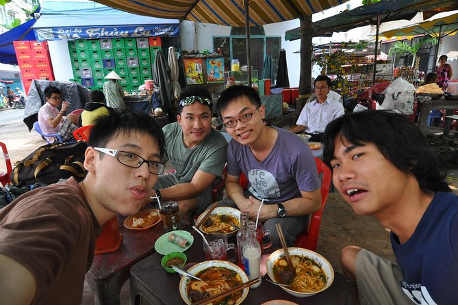 Small-Group Street Food Lover by Motorbike (04 Hours) - Included Food and Drinks