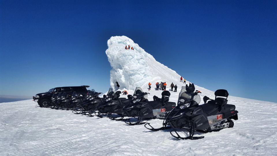 Snowmobiling on Eyjafjallajökull - What to Expect