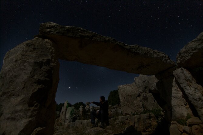 Stargazing From Menorca (Seaside) - Language and Communication