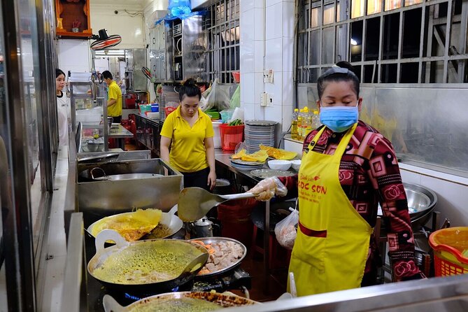 Super Niche Walking Street Food Tour in Ho Chi Minh City - Dessert Options