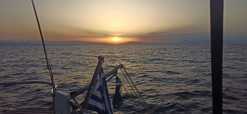 Thessaloniki Sunset Cruise Departing From Nea Michaniona - Important Meeting Information