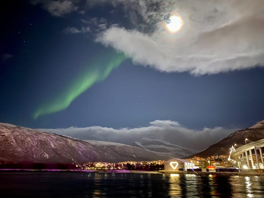 Tromsø: Arctic Light Evening Cruise With Fish Soup - Onboard Amenities