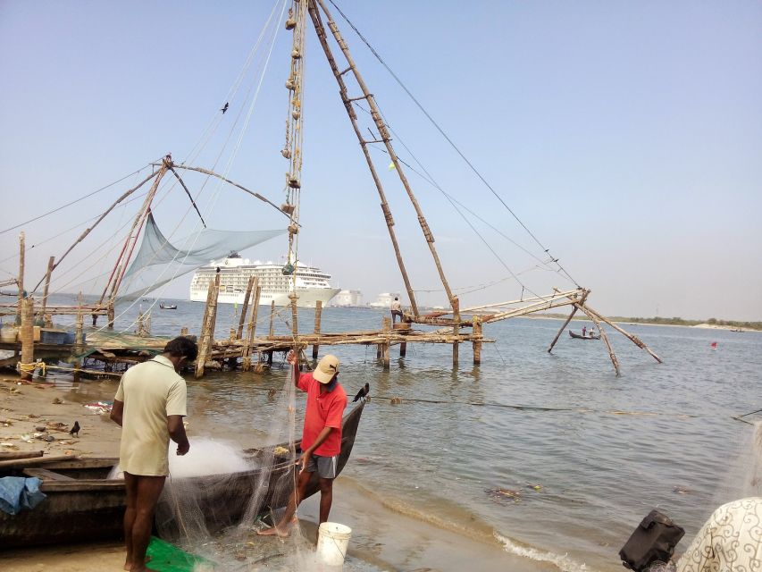 Tuk Tuk Experience Private Tour to Fort Kochi & Jewish Town. - Highlights of Jewish Town