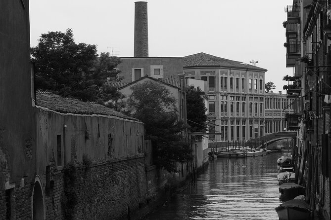 Venice Photography Walking Tour With Private Guide - Photographing People and Reflections