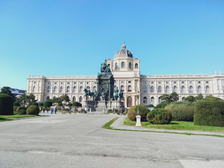 Vienna Historical Highlight City Tour + Wine Tasting - Included Features