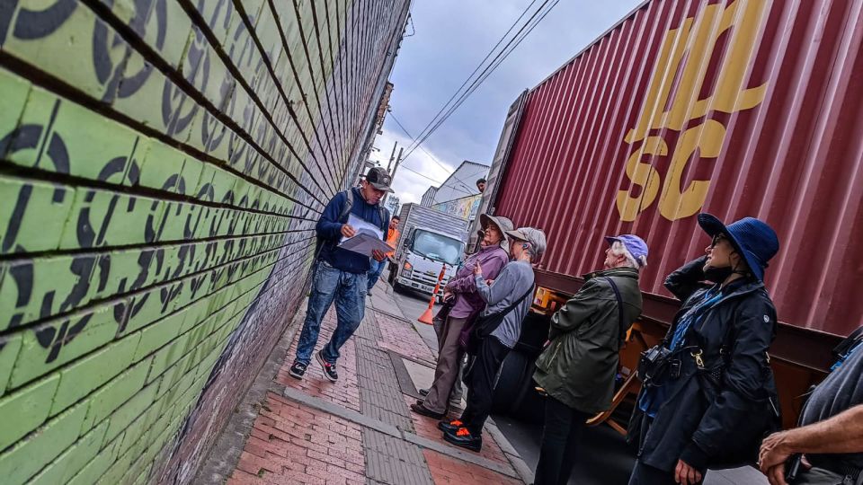 Walls of Wonder: Immersive Journey Through Distrito Graffiti - Pricing Details