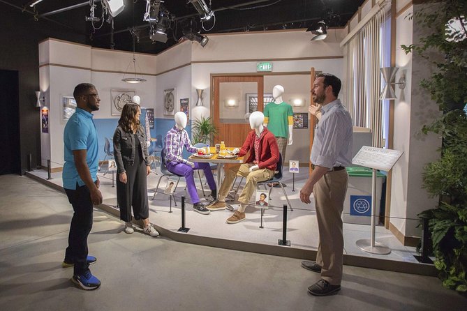 Warner Bros. Studio Tour Hollywood - Shopping at WB Studio Store